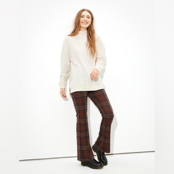 AE FLEECE OVERSIZED MOCK NECK SWEATSHIRT NEUTRAL WHITE - Picture 3 of 3